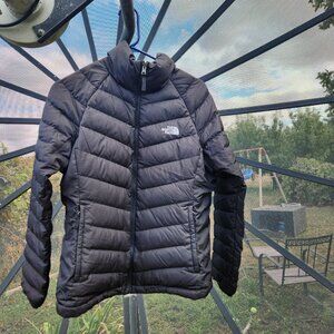 The North Face Puffy Down Jacket - women's - size large